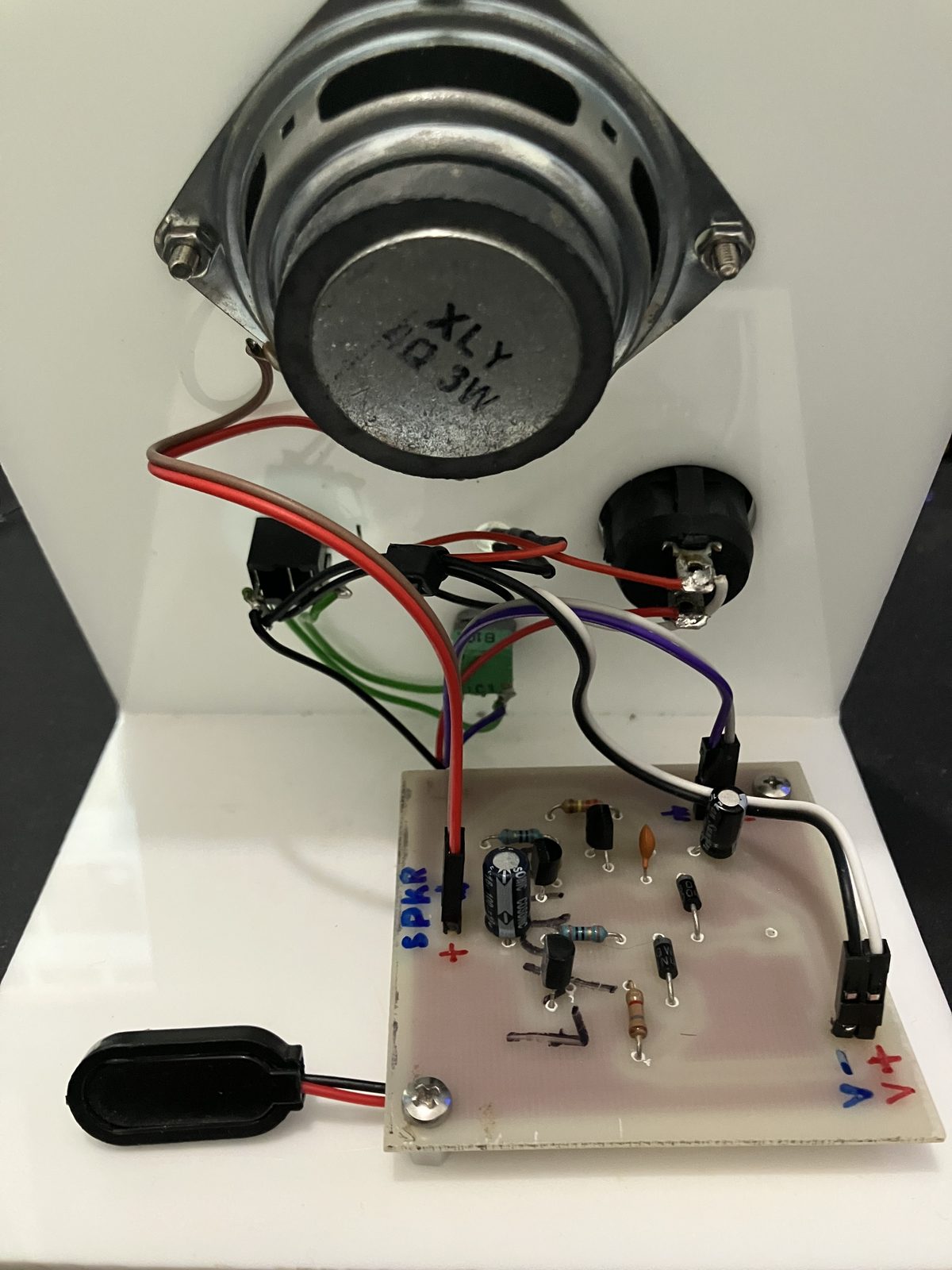 Amp after tidy-up, with pin headers and 9V clip